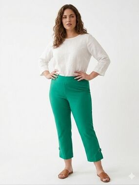 Classic Crop Pants in Pepper Green - Women 16W